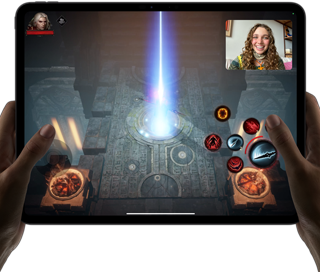 iPad Prolla pelataan tehokasta suorituskykyä vaativaa peliä SharePlay-tilassa